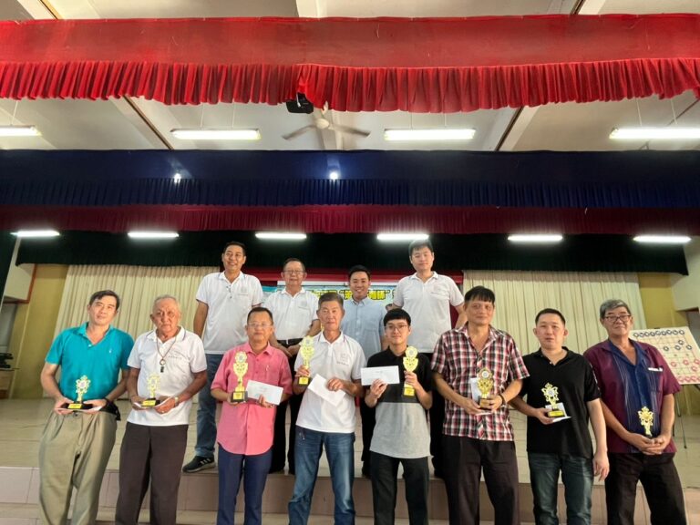 中组者优胜者和嘉宾合影